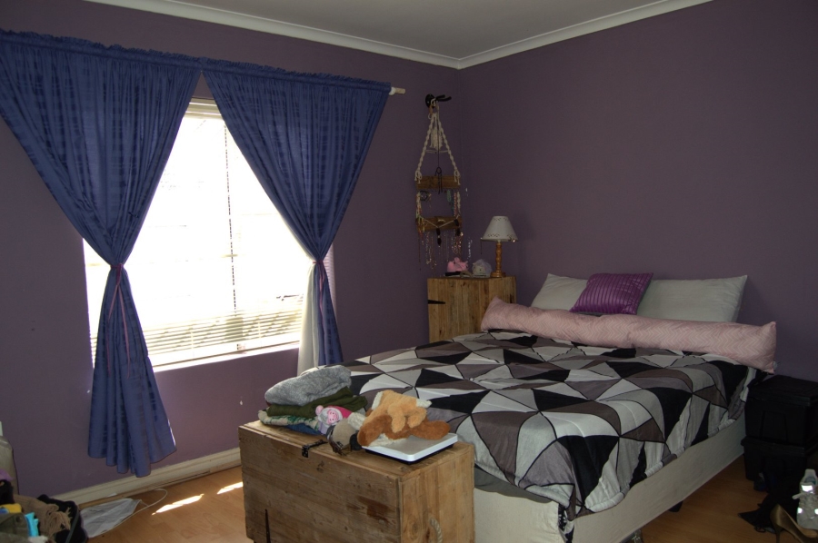  Bedroom Property for Sale in Factreton Western Cape